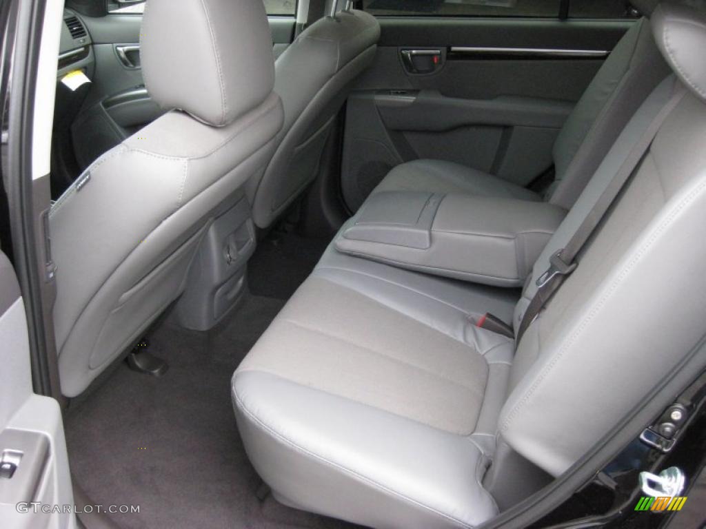 Gray Interior 2011 Hyundai Santa Fe SE Photo #41742399