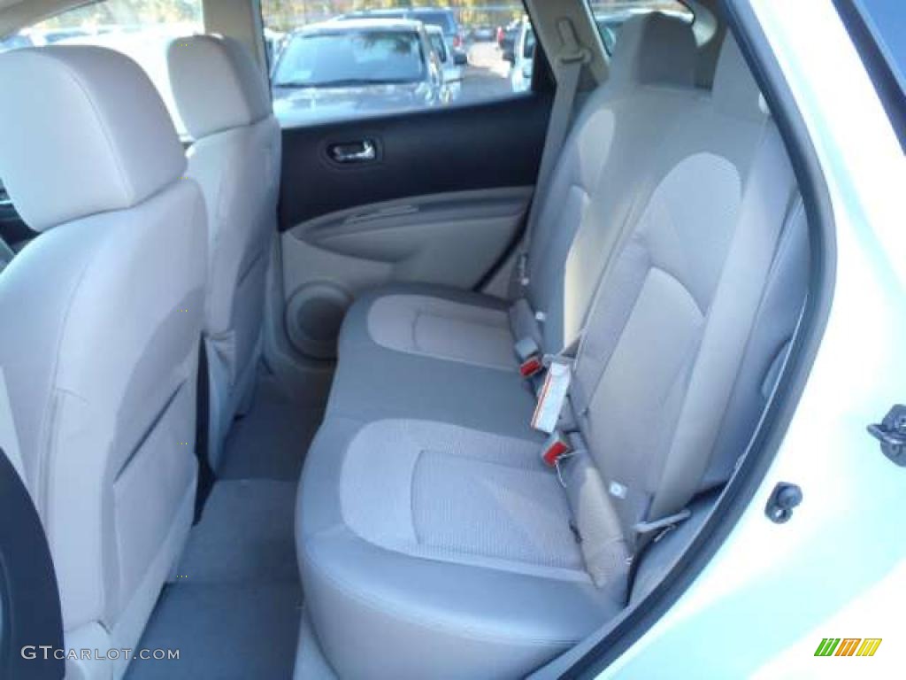 2011 Rogue SV - Pearl White / Gray photo #7