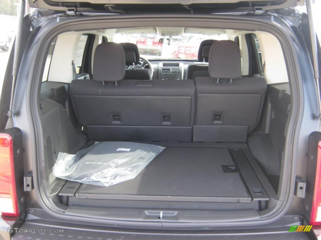 2011 Dodge Nitro Heat Trunk Photo #41746499