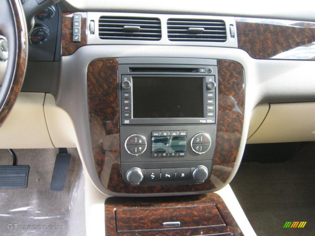 2011 GMC Yukon Denali Controls Photo #41747639