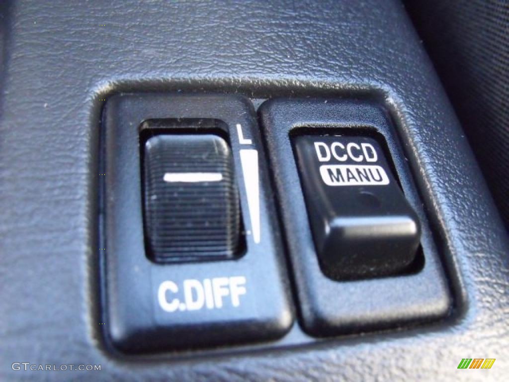 2007 Subaru Impreza WRX STi Controls Photo #41748107
