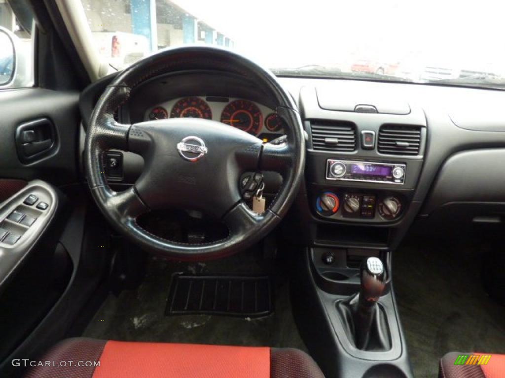 2002 Nissan Sentra SE-R Lava Dashboard Photo #41750604