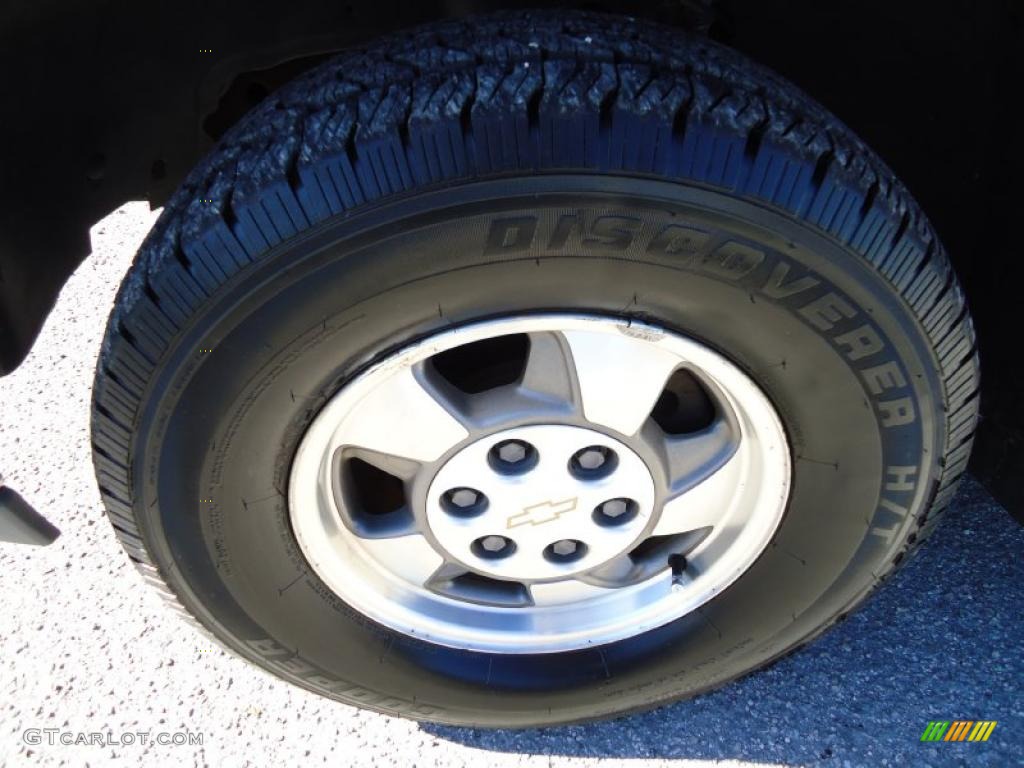 2003 Chevrolet Tahoe LS Wheel Photo #41751092