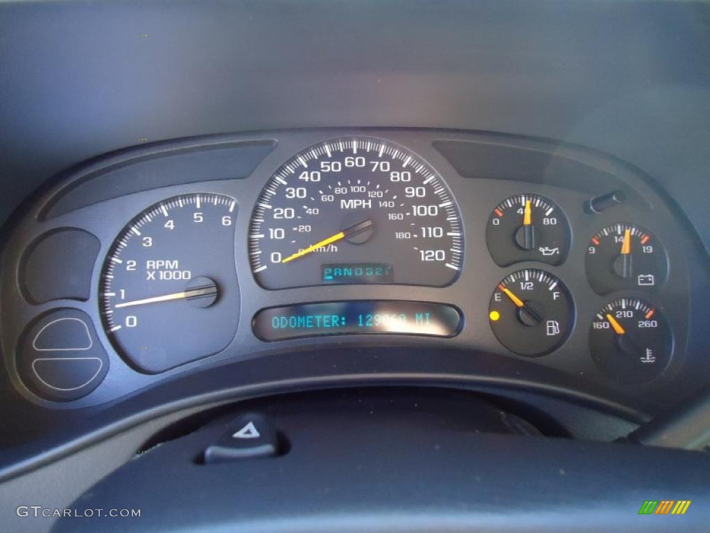 2003 Chevrolet Tahoe LS Gauges Photos