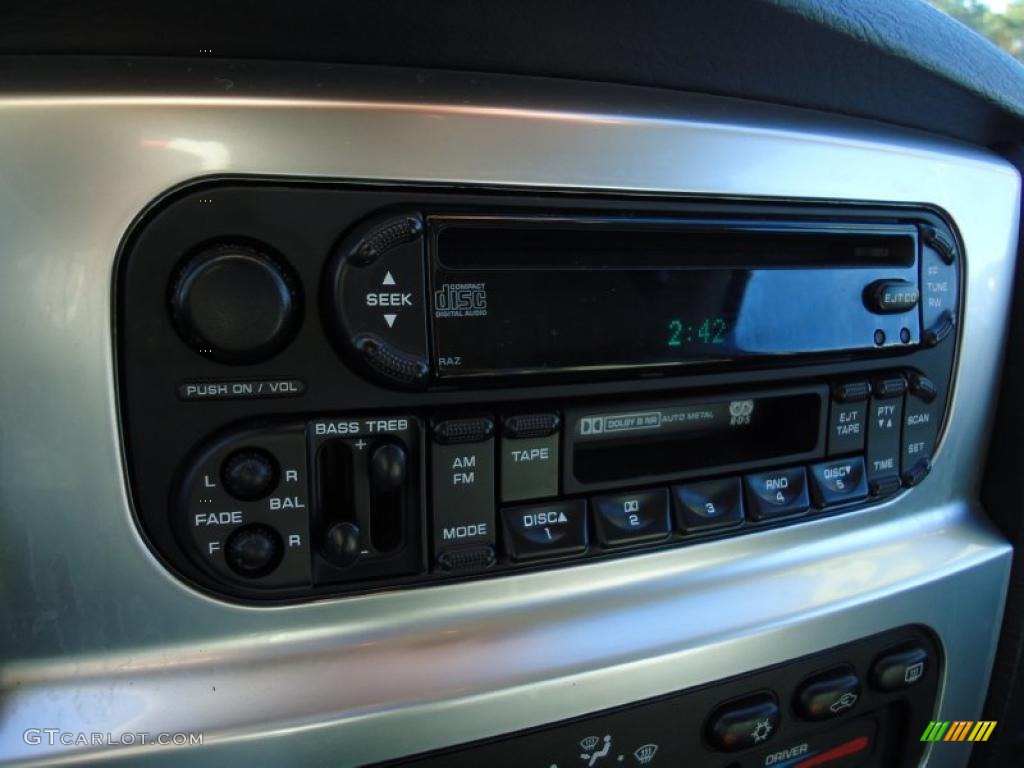 2005 Ram 1500 Sport Quad Cab - Black / Dark Slate Gray photo #30