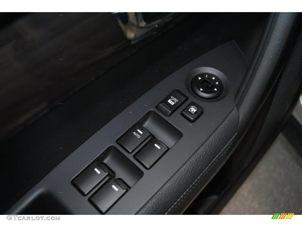 2011 Sorento EX V6 AWD - Bright Silver / Black photo #47