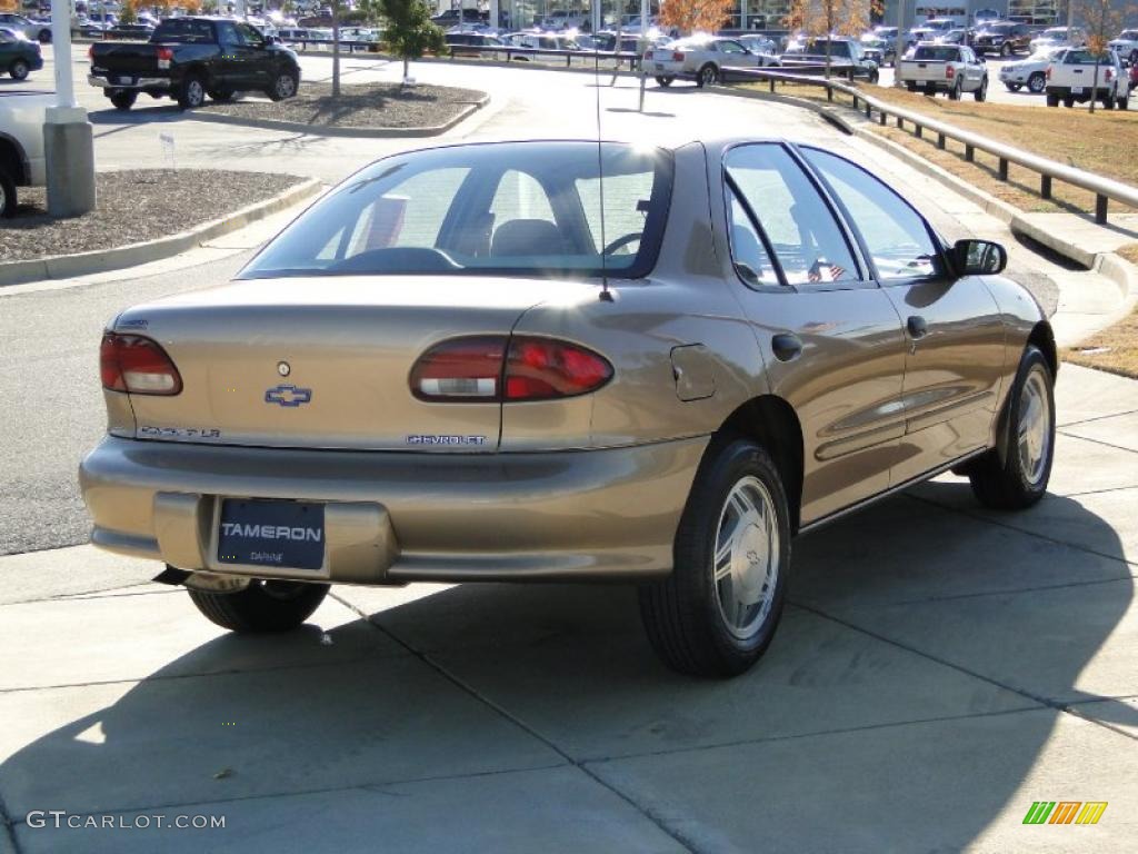 1998 Cavalier LS Sedan - Gold Metallic / Graphite photo #5