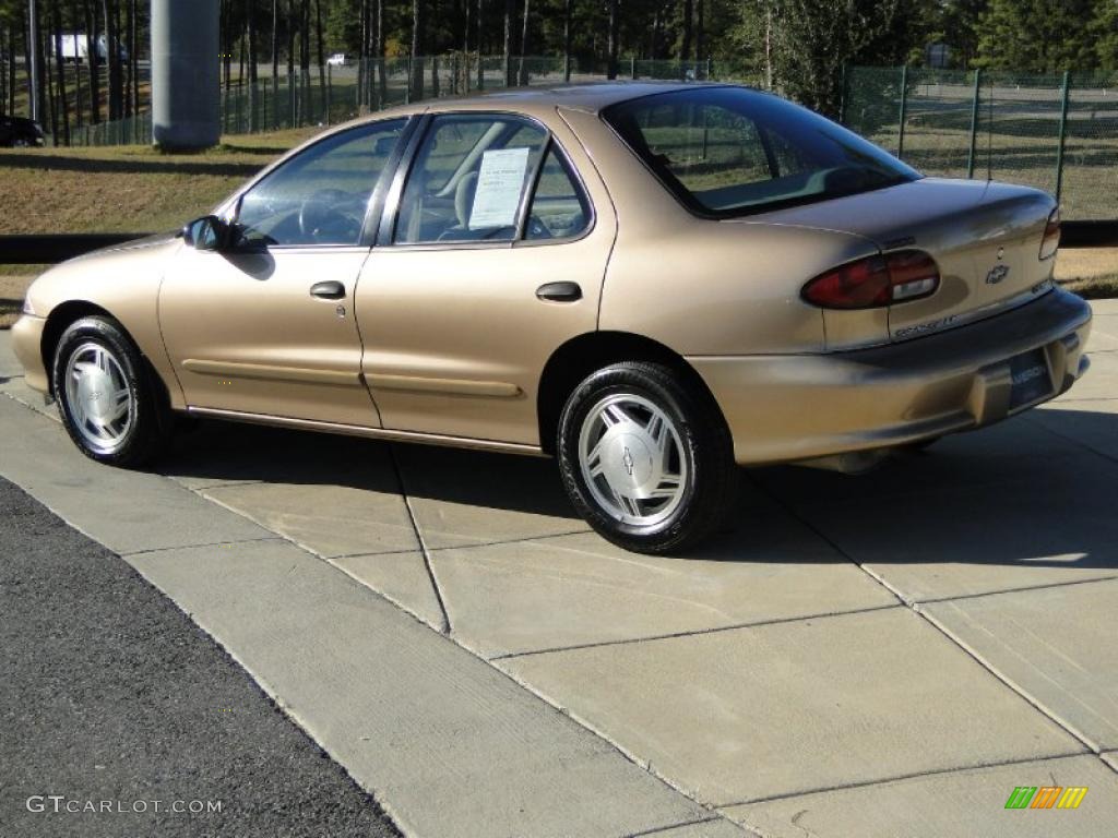 1998 Cavalier LS Sedan - Gold Metallic / Graphite photo #6