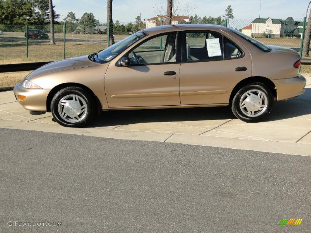 1998 Cavalier LS Sedan - Gold Metallic / Graphite photo #7