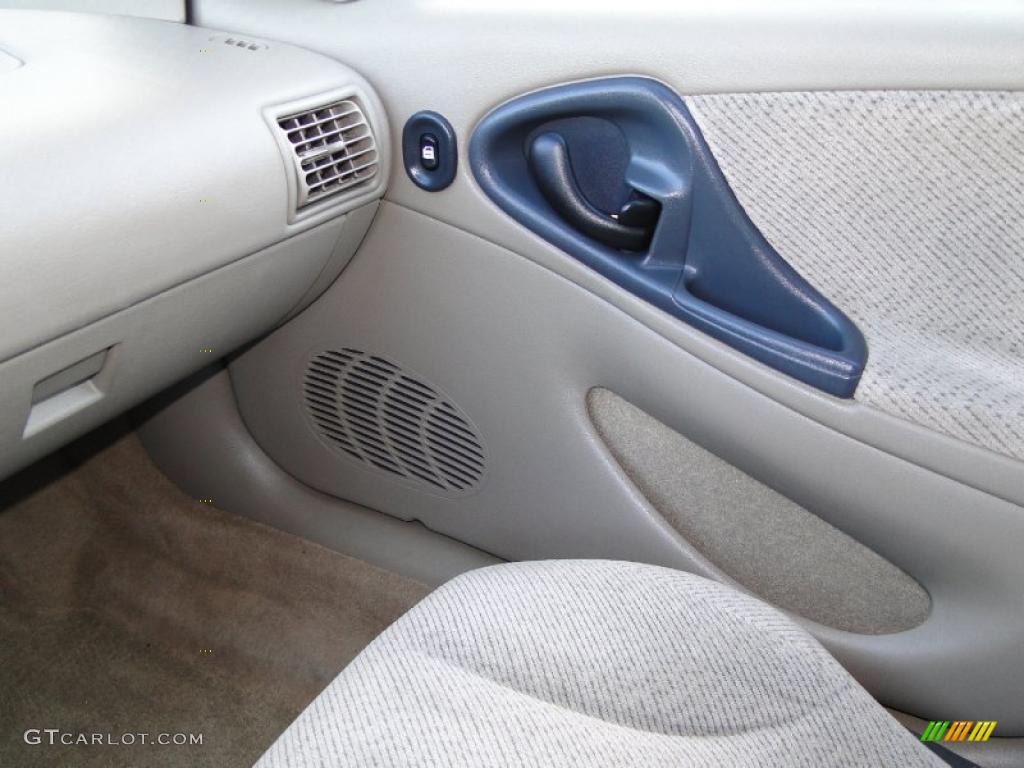 1998 Cavalier LS Sedan - Gold Metallic / Graphite photo #21