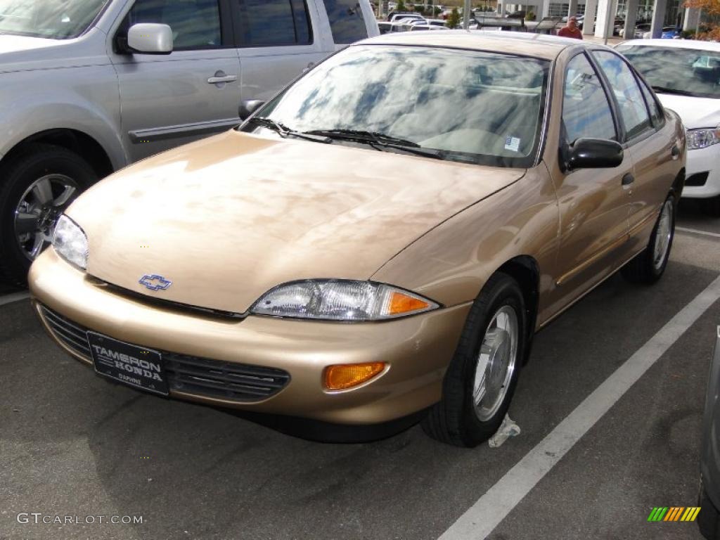 1998 Cavalier LS Sedan - Gold Metallic / Graphite photo #35