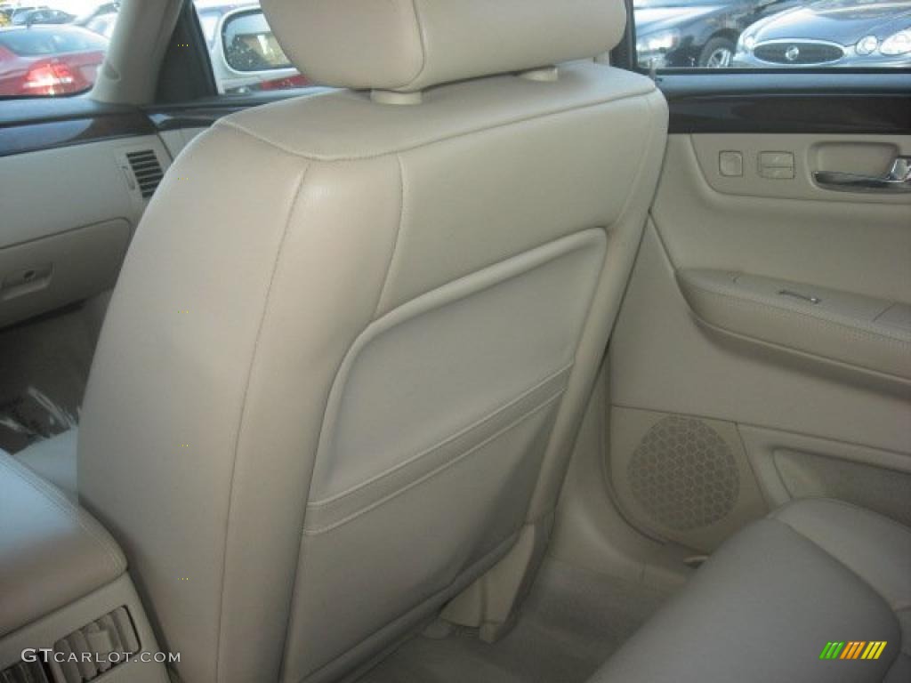 2007 DTS Sedan - White Lightning / Cashmere photo #48