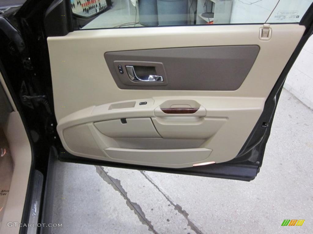 2006 Cadillac SRX V8 Cashmere Door Panel Photo #41765565