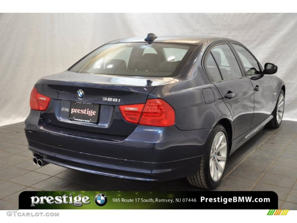 2011 3 Series 328i xDrive Sedan - Deep Sea Blue Metallic / Black photo #2