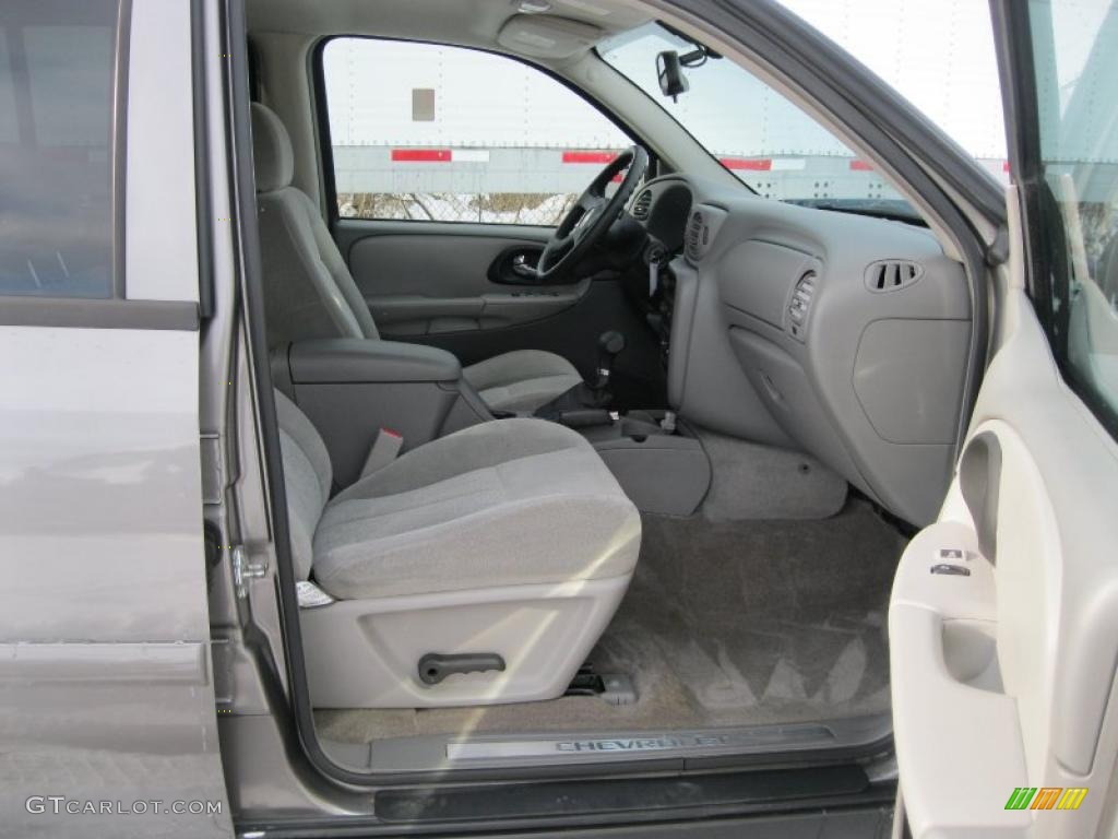 2006 TrailBlazer EXT LS 4x4 - Graystone Metallic / Light Cashmere/Ebony photo #19