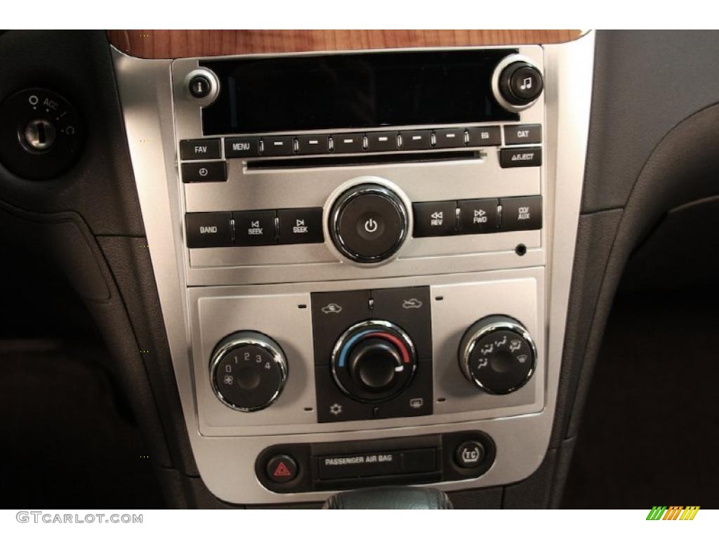 2010 Chevrolet Malibu LT Sedan Controls Photo #41776109