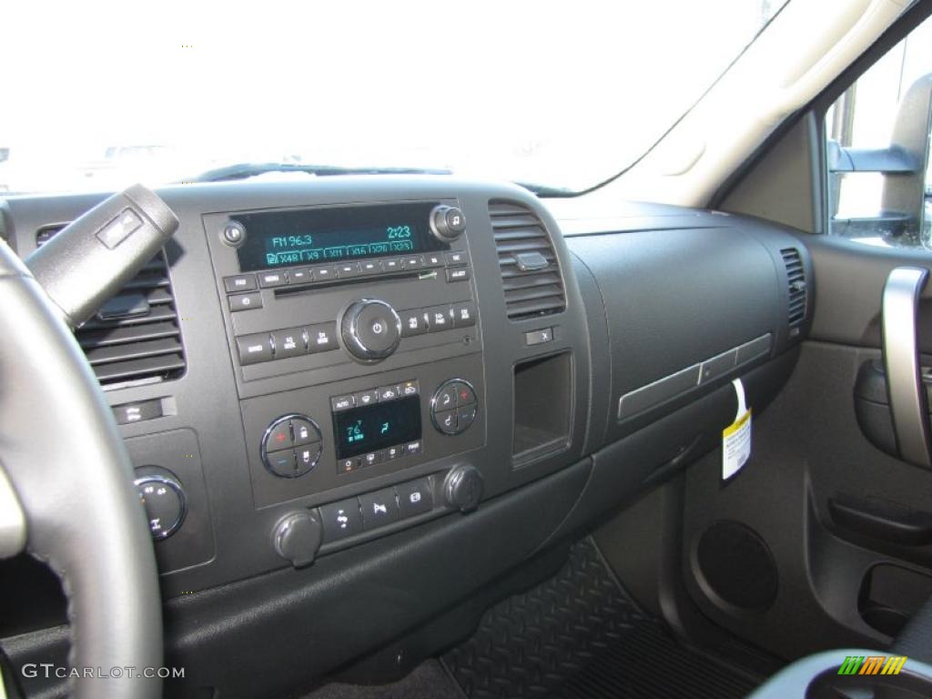 2011 Chevrolet Silverado 3500HD LT Crew Cab 4x4 Dually Controls Photo #41777121