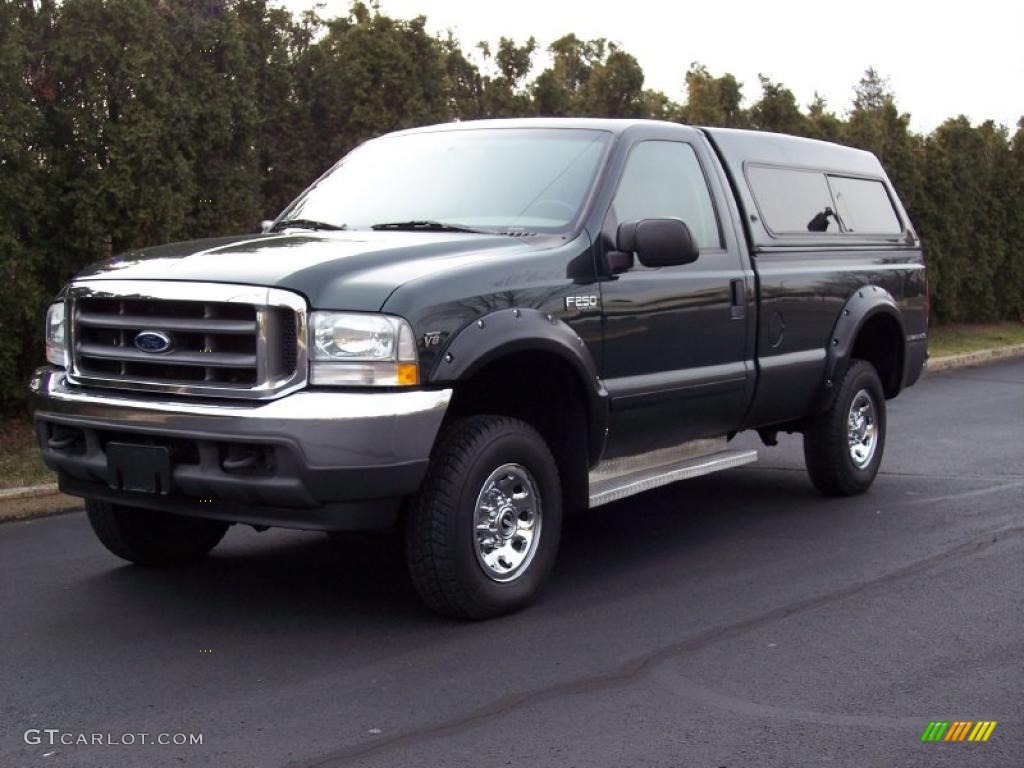 2002 F250 Super Duty XLT Regular Cab 4x4 - Dark Highland Green Metallic / Medium Parchment photo #2