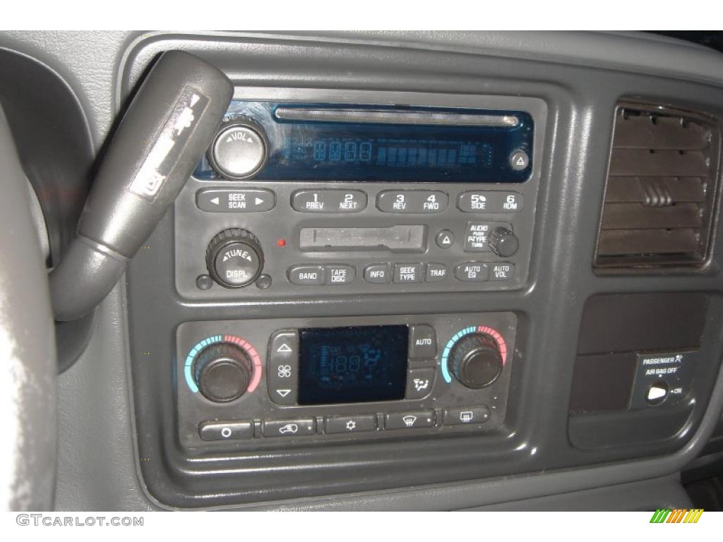 2004 Chevrolet Silverado 2500HD LT Extended Cab 4x4 Controls Photo #41784485
