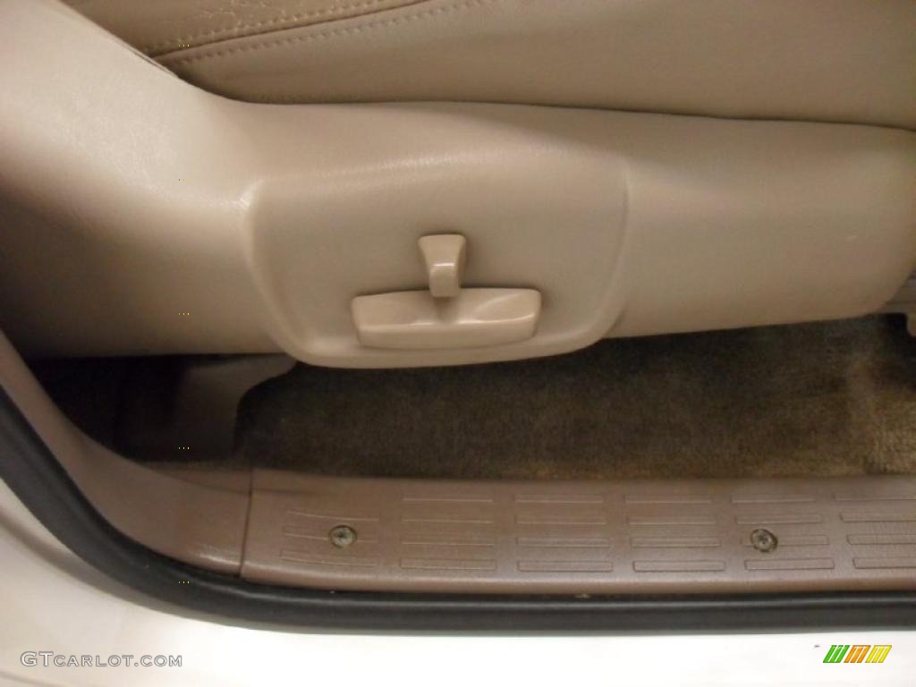 1999 4Runner Limited - Desert Dune Metallic / Oak photo #24