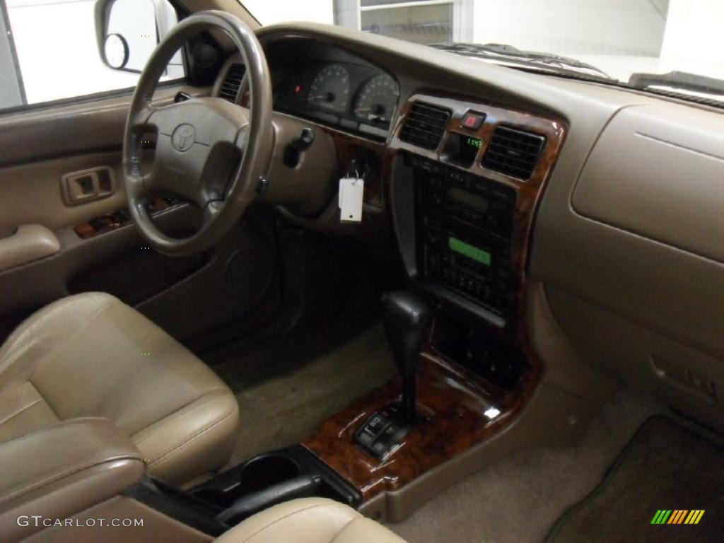 1999 4Runner Limited - Desert Dune Metallic / Oak photo #25