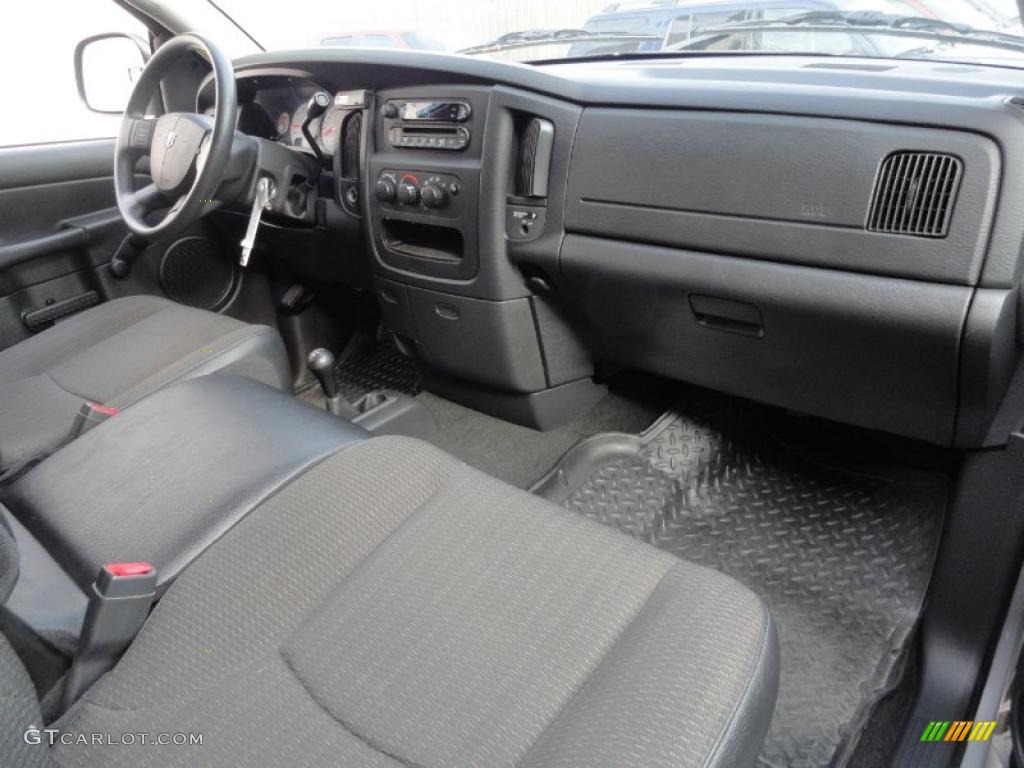 2005 Ram 1500 ST Regular Cab 4x4 - Bright Silver Metallic / Dark Slate Gray photo #12