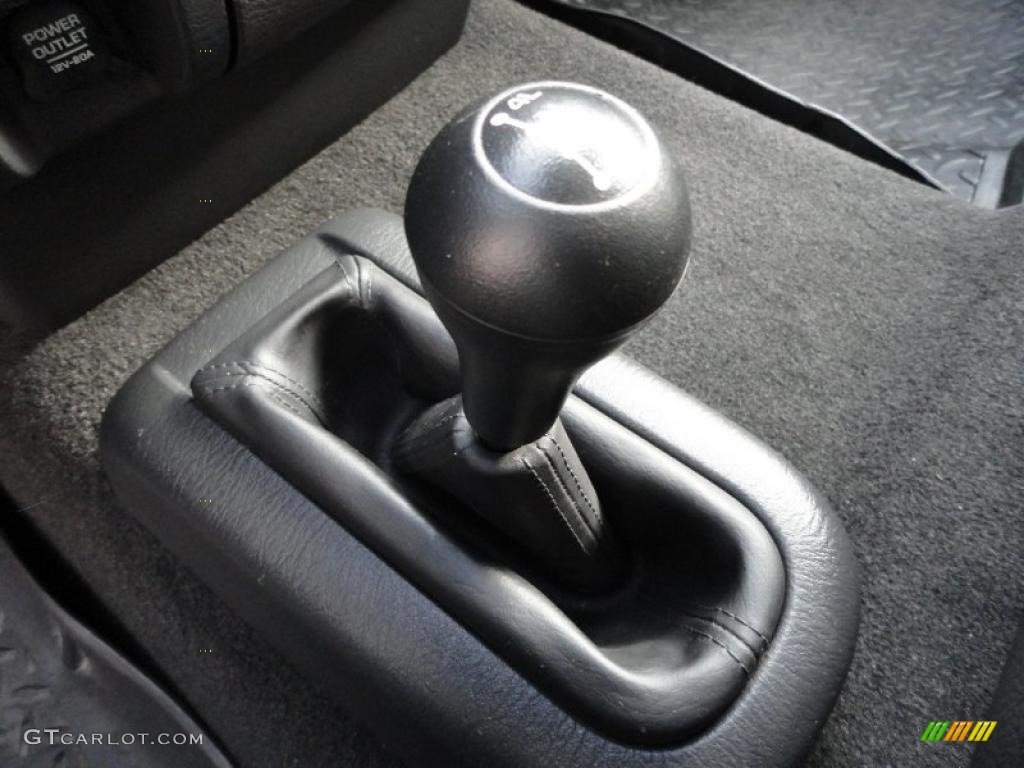 2005 Dodge Ram 1500 ST Regular Cab 4x4 Controls Photo #41787085
