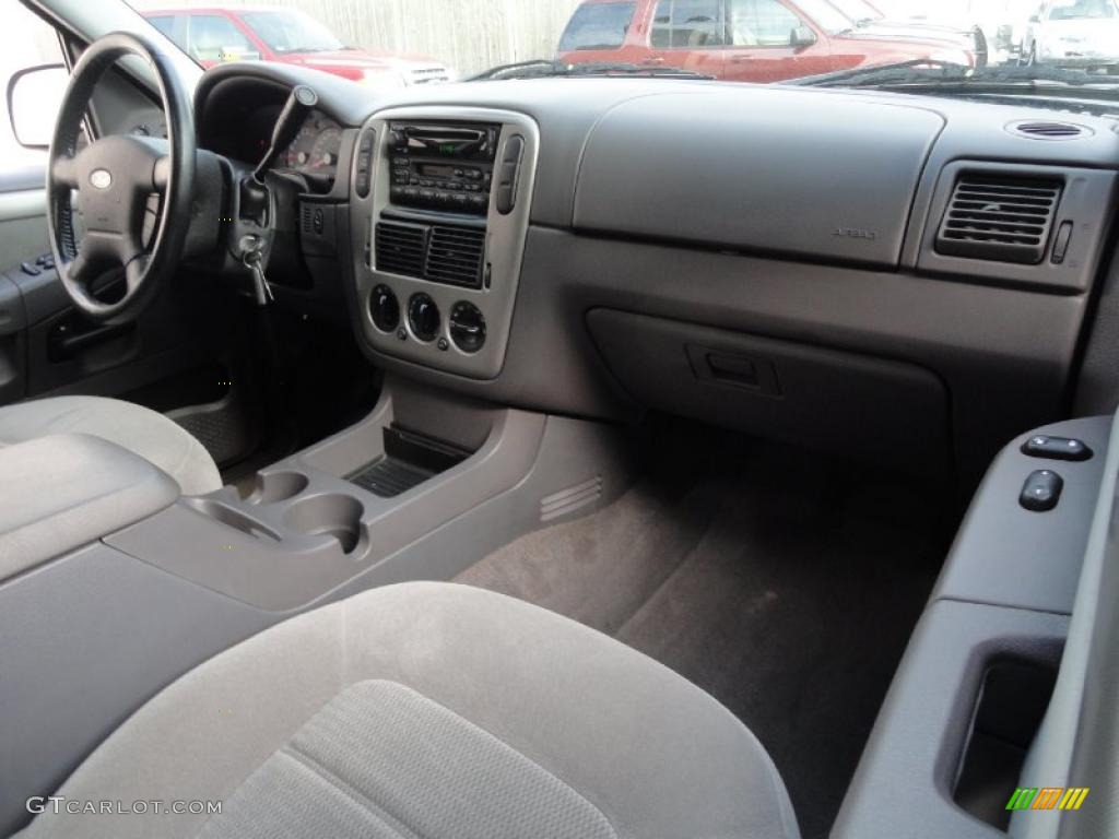 2004 Explorer XLT 4x4 - Dark Blue Pearl Metallic / Graphite photo #12