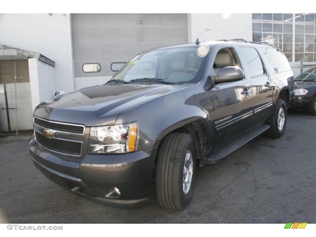 2010 Suburban LT 4x4 - Taupe Gray Metallic / Light Titanium/Dark Titanium photo #1