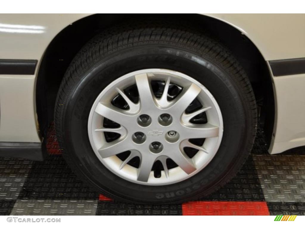 2003 Impala  - White / Neutral Beige photo #14