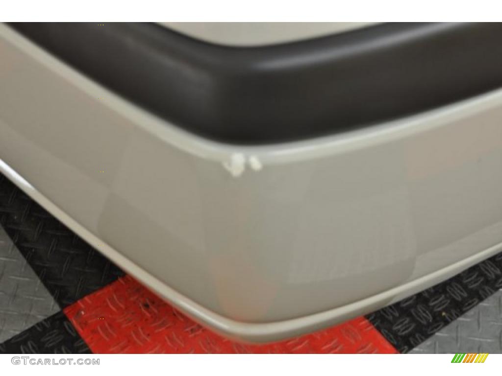 2003 Impala  - White / Neutral Beige photo #19
