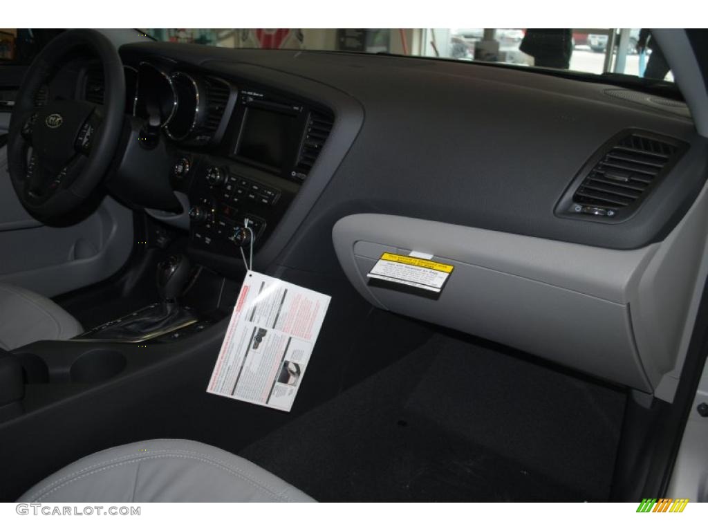 2011 Optima EX - Bright Silver / Gray photo #14