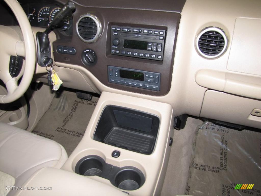 2003 Ford Expedition Eddie Bauer 4x4 Controls Photo #41800431