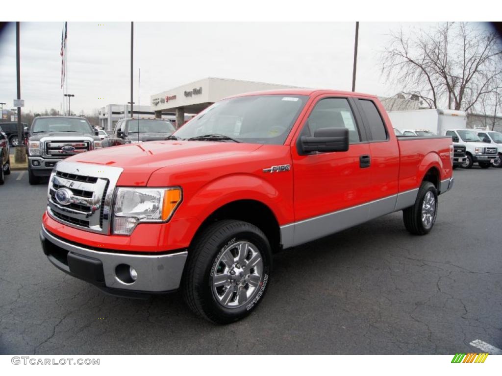 2011 F150 XLT SuperCab - Race Red / Steel Gray photo #6