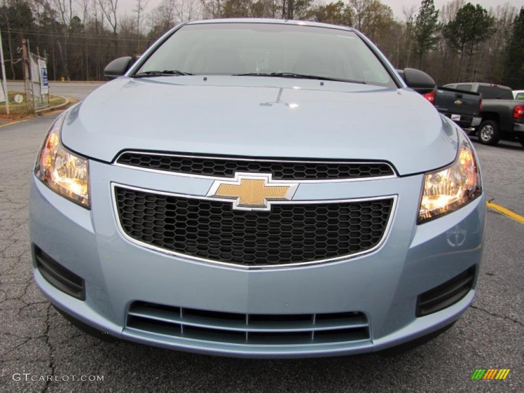 2011 Cruze LS - Ice Blue Metallic / Jet Black/Medium Titanium photo #2