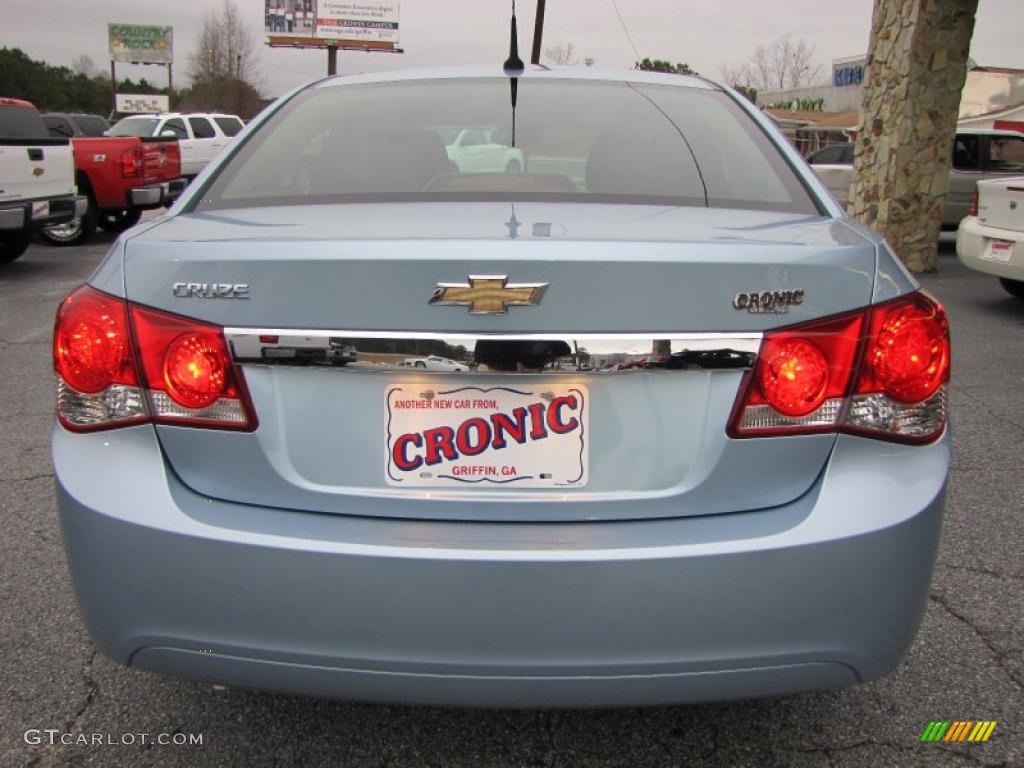 2011 Cruze LS - Ice Blue Metallic / Jet Black/Medium Titanium photo #6