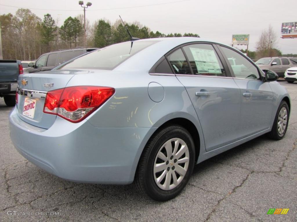 2011 Cruze LS - Ice Blue Metallic / Jet Black/Medium Titanium photo #7