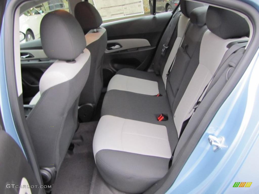 2011 Cruze LS - Ice Blue Metallic / Jet Black/Medium Titanium photo #11