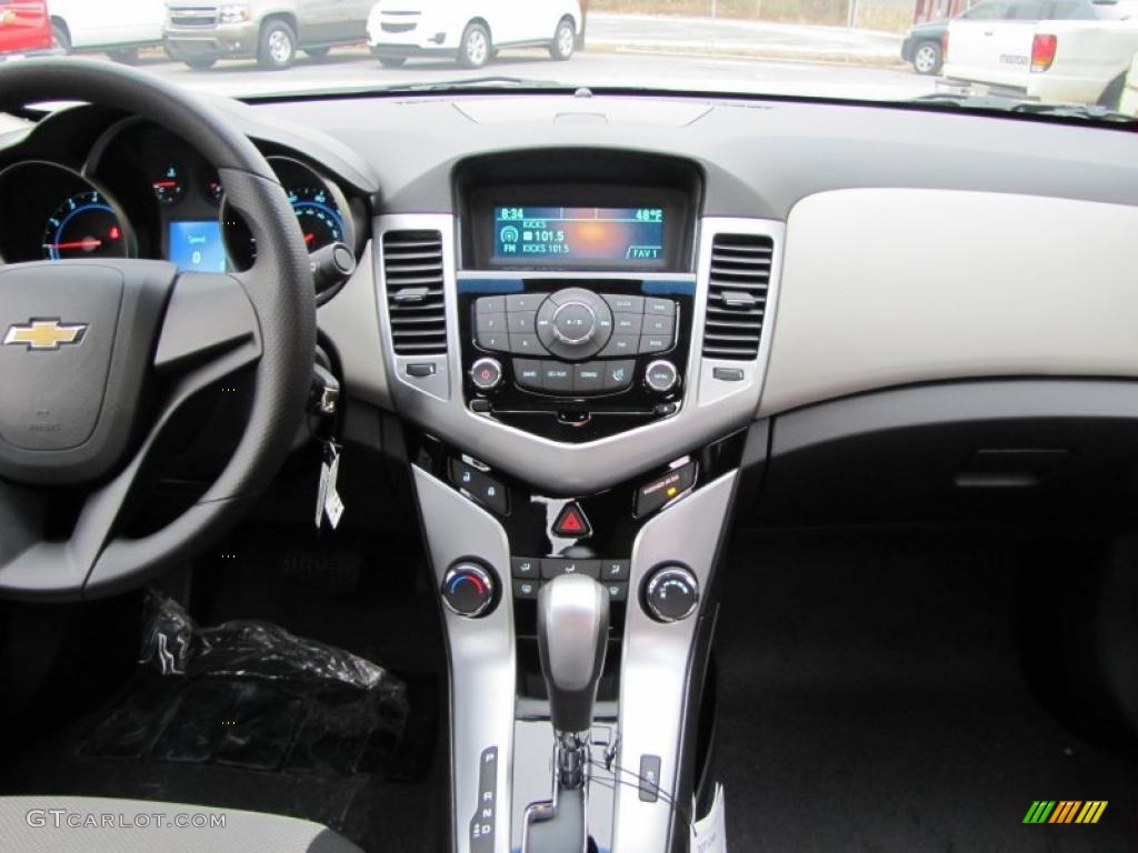 2011 Cruze LS - Ice Blue Metallic / Jet Black/Medium Titanium photo #13