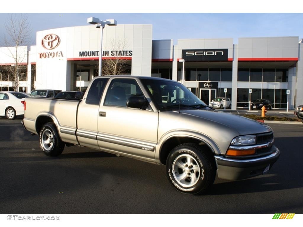 2000 S10 Extended Cab - Light Pewter Metallic / Graphite photo #1