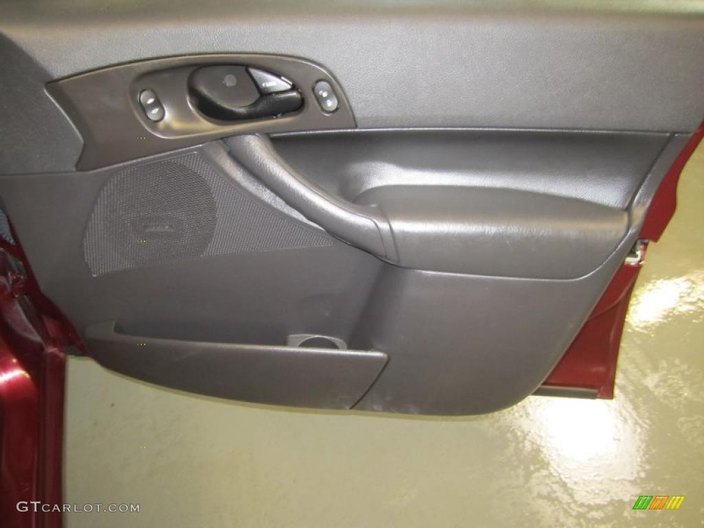 2007 Focus ZX5 SE Hatchback - Dark Toreador Red Metallic / Charcoal photo #21