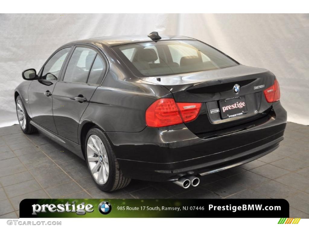 2011 3 Series 328i xDrive Sedan - Jet Black / Black photo #4