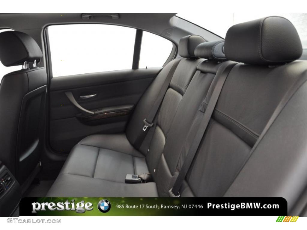 2011 3 Series 328i xDrive Sedan - Jet Black / Black photo #11
