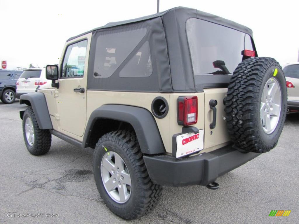 2011 Wrangler Rubicon 4x4 - Sahara Tan / Black/Dark Saddle photo #5