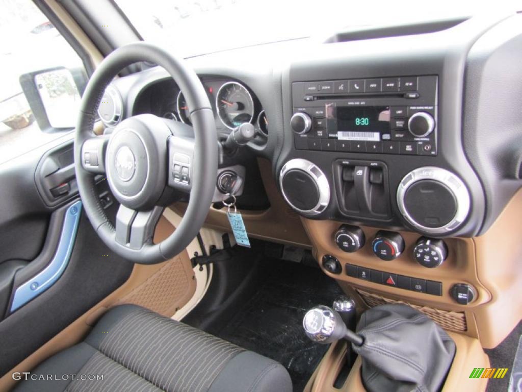 2011 Jeep Wrangler Rubicon 4x4 Black/Dark Saddle Dashboard Photo #41824487