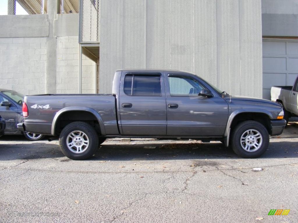 2003 Dakota Sport Quad Cab 4x4 - Graphite Metallic / Dark Slate Gray photo #2