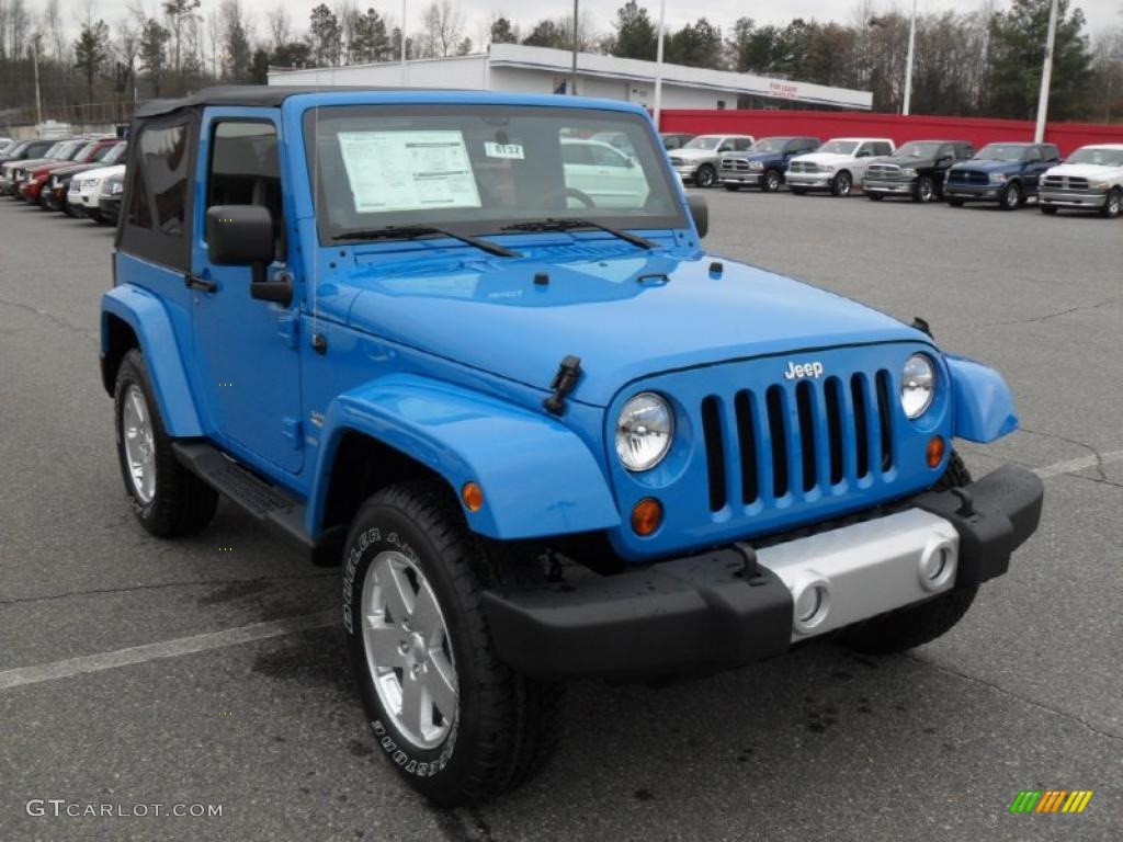 2011 Wrangler Sahara 4x4 - Cosmos Blue / Black photo #5