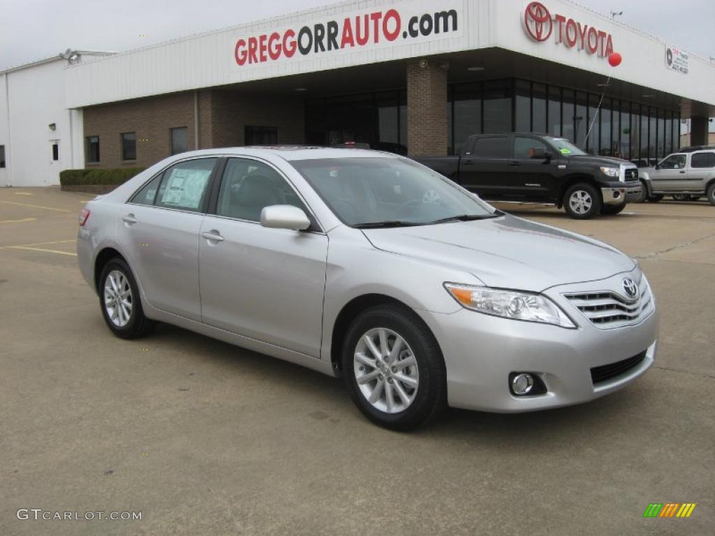 2011 Camry XLE - Classic Silver Metallic / Ash photo #1
