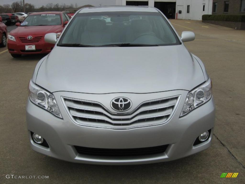 2011 Camry XLE - Classic Silver Metallic / Ash photo #2