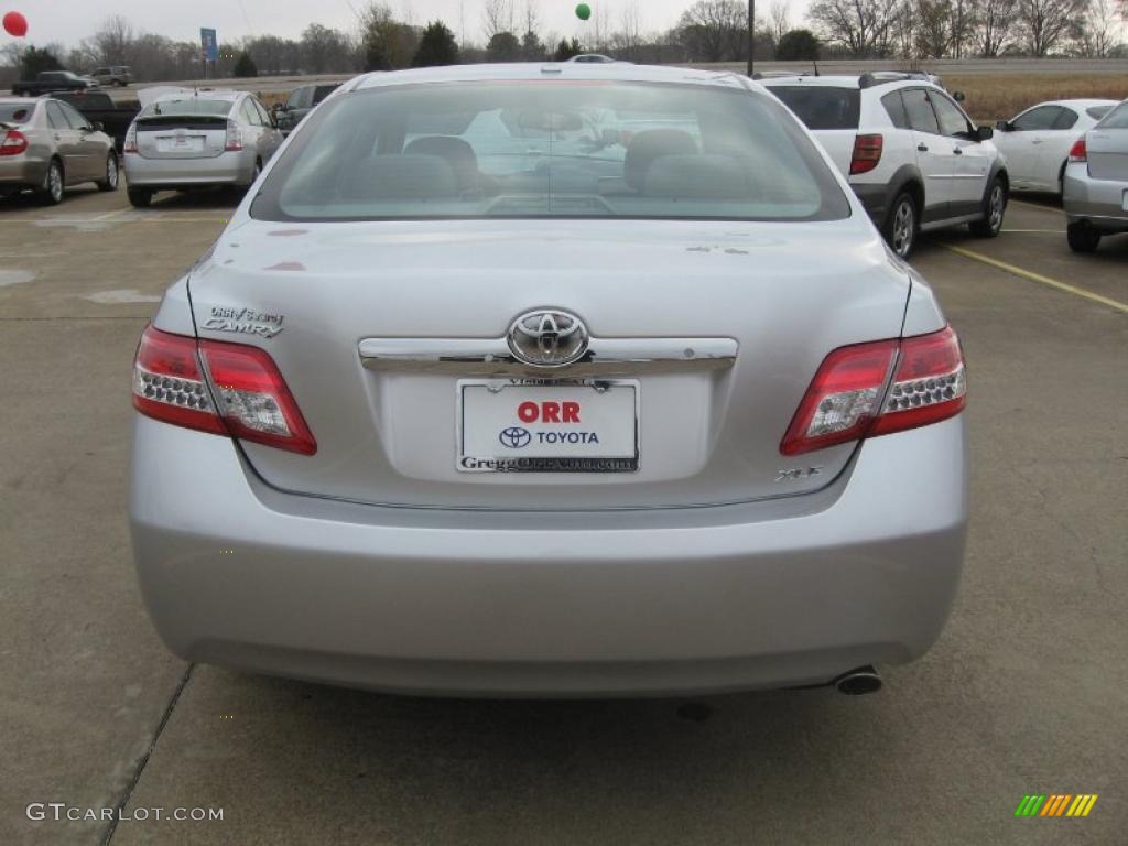 2011 Camry XLE - Classic Silver Metallic / Ash photo #6